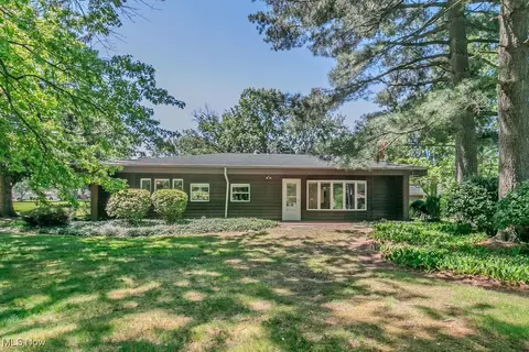 26 Middleton Dr, Painesville, OH 44077
