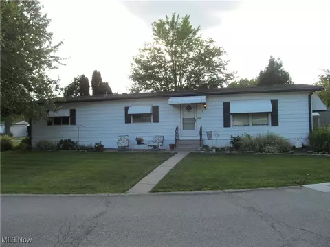 3 Trollyview Ln, Olmsted Twp, OH 44138