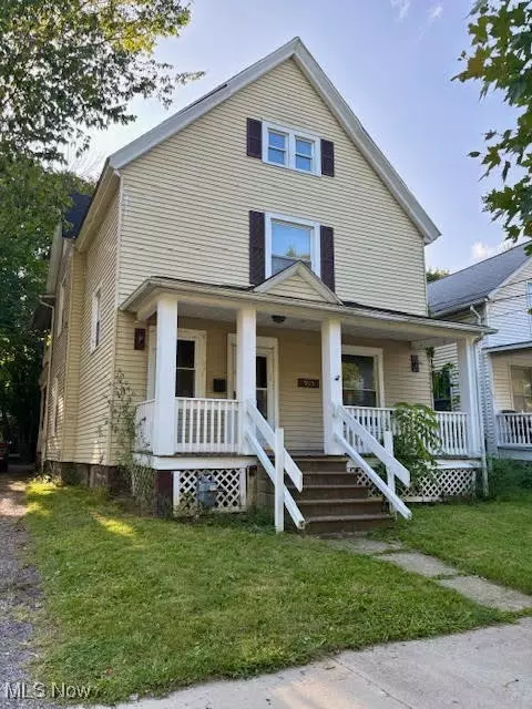 915 East Ave, Elyria, OH 44035
