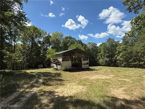 203 Bethel Woods Dr, Waverly, WV 26184