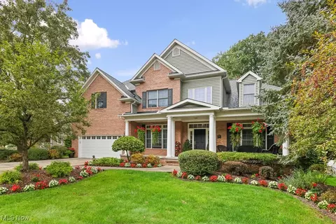 7032 Navajo Trl, Solon, OH 44139