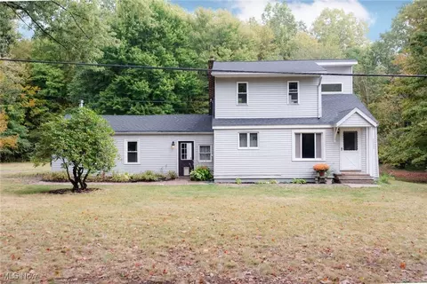 7342 Peck Rd, Ravenna, OH 44266