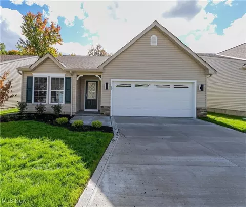 67 Tanners Farm Dr, Painesville, OH 44077