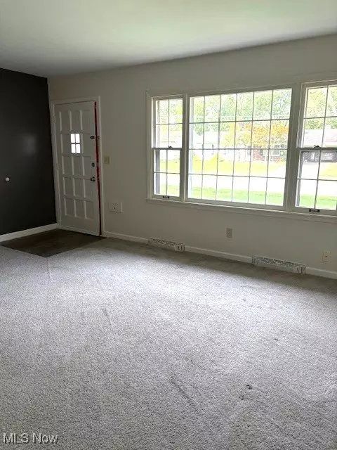 145 Whitman Blvd, Elyria, OH 44035 photo 2