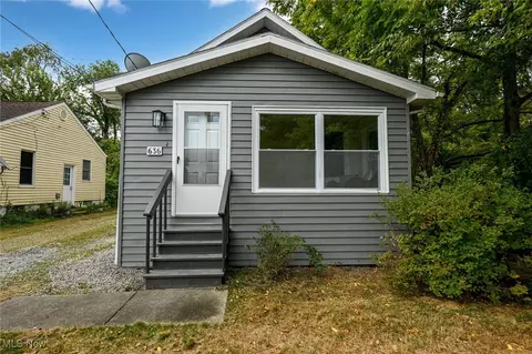 636 Flora Ave, Akron, OH 44314
