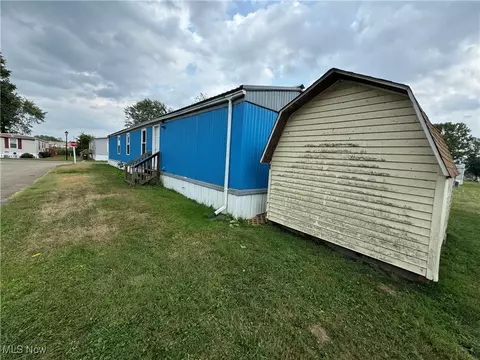 159 Charles Dr, Dover, OH 44622 photo 3