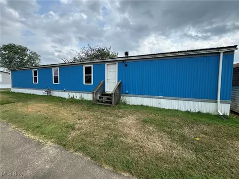 159 Charles Dr, Dover, OH 44622 photo 2