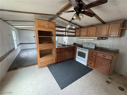 159 Charles Dr, Dover, OH 44622 photo 6