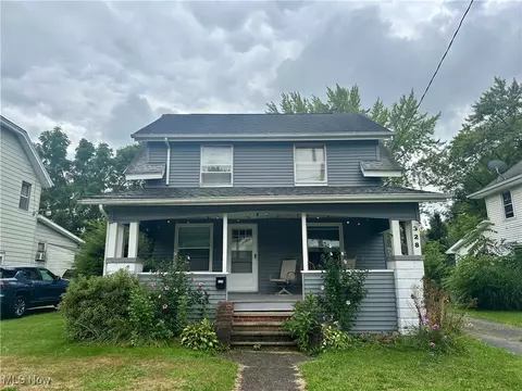 328 Oak Knoll Ave, Newton Falls, OH 44444