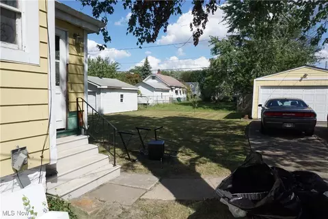 123 Beebe Ave, Elyria, OH 44035 photo 2