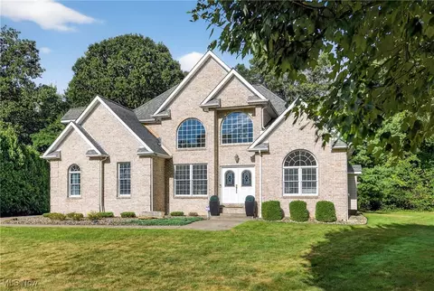 108 Riviera Ct, Warren, OH 44484