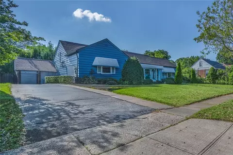360 Tuxedo Ave, Independence, OH 44131