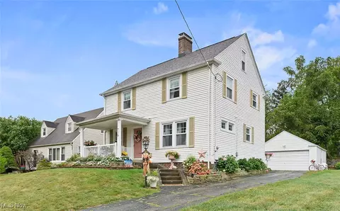 719 17th St NE, Massillon, OH 44646