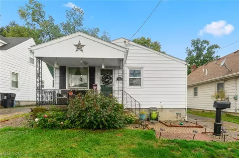 122 S Edgehill Ave, Austintown, OH 44515