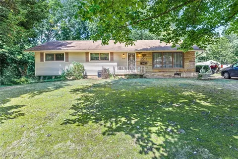 3211 Sherbrook Dr, Uniontown, OH 44685