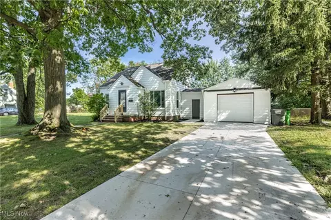 19207 Kings Hwy, Warrensville Heights, OH 44122