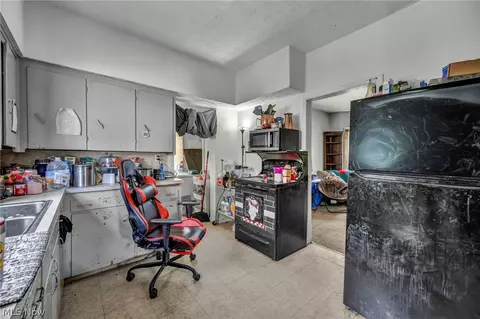 Kitchen - 1716 Middle Ave, Elyria, OH 44035 photo 1 of 2