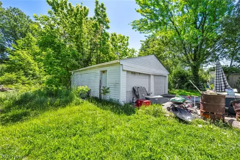 Exterior - 1716 Middle Ave, Elyria, OH 44035 photo 3 of 3