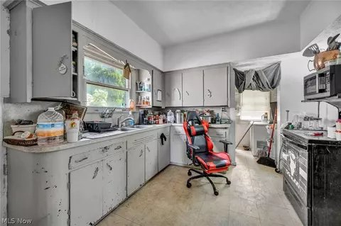 Kitchen - 1716 Middle Ave, Elyria, OH 44035 photo 2 of 2