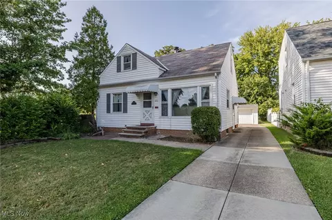 24731 Farringdon Ave, Euclid, OH 44123