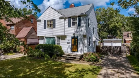121 E 212th St, Euclid, OH 44123