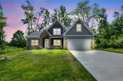 5 Foxwood Cir, Wakeman, OH 44889