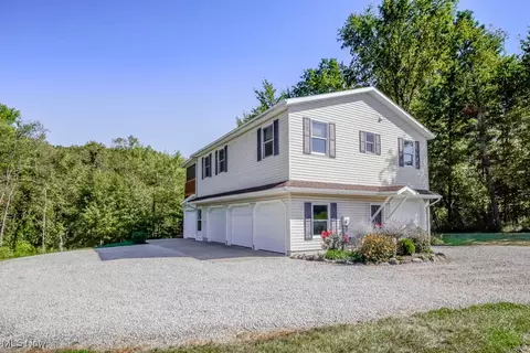 9091 Cable Line Rd, Diamond, OH 44412