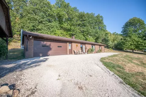 278 Bark Rd SW, Dellroy, OH 44620