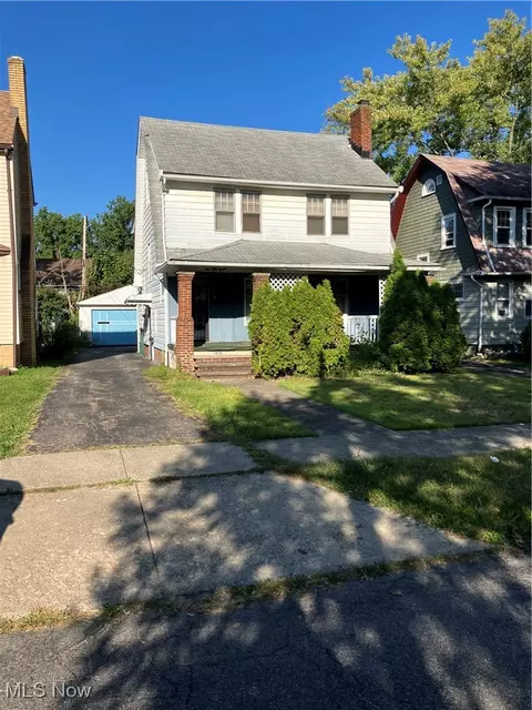 1058 Pembrook Rd, Cleveland Heights, OH 44121