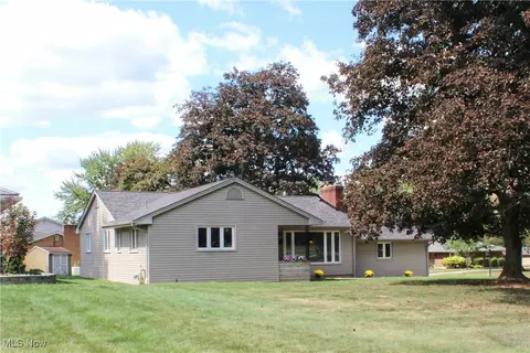 6154 Navajo Pl, Poland, OH 44514