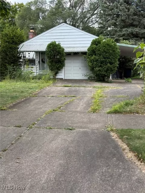 402 Oxford Ave, Akron, OH 44310