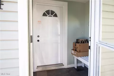 Entry Way - 1614 E 49th St, Ashtabula, OH 44004 photo 1 of 11