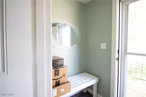 Entry Way - 1614 E 49th St, Ashtabula, OH 44004 photo 2 of 11