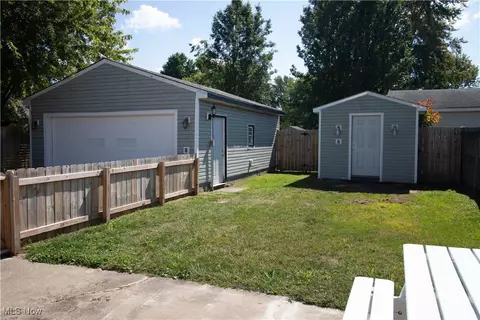 Exterior - 1614 E 49th St, Ashtabula, OH 44004 photo 5 of 7