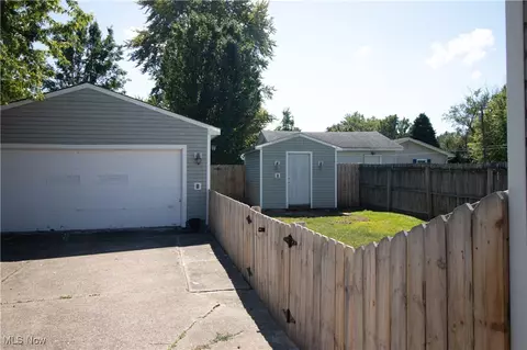 Exterior - 1614 E 49th St, Ashtabula, OH 44004 photo 4 of 7