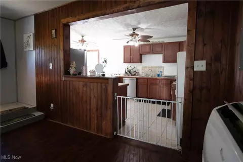Entry Way - 1614 E 49th St, Ashtabula, OH 44004 photo 5 of 11