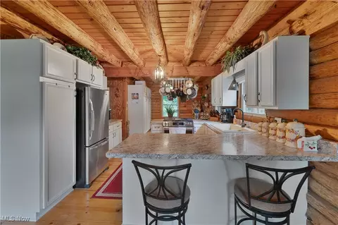 Kitchen - 14 Clingan Rd, Struthers, OH 44471 photo 6 of 6