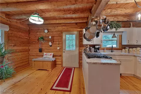 Kitchen - 14 Clingan Rd, Struthers, OH 44471 photo 4 of 6
