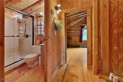 Entry Way - 14 Clingan Rd, Struthers, OH 44471 photo 2 of 2