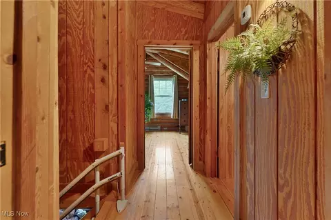 Entry Way - 14 Clingan Rd, Struthers, OH 44471 photo 1 of 2