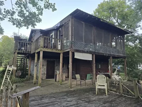 435 Emerick Ln, Walker, WV 26180 photo 2