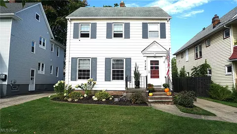 2180 Lewis Dr, Lakewood, OH 44107