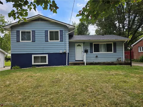 1047 Terrell Dr, Akron, OH 44313