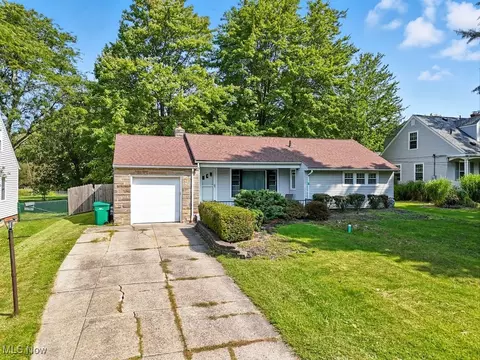 873 E Sprague Rd, Seven Hills, OH 44131 photo 2