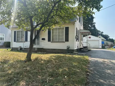 927 E 6th St, Salem, OH 44460