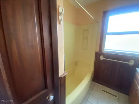 809 Norman Ave, Ashtabula, OH 44004 photo 17