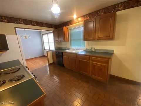 809 Norman Ave, Ashtabula, OH 44004 photo 9