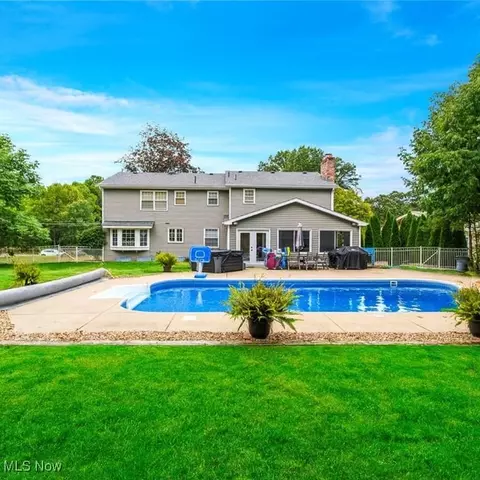 Exterior - 7721 W Parkside Dr, Boardman, OH 44512 photo 8 of 8