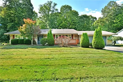4232 Adeer Dr, Canfield, OH 44406