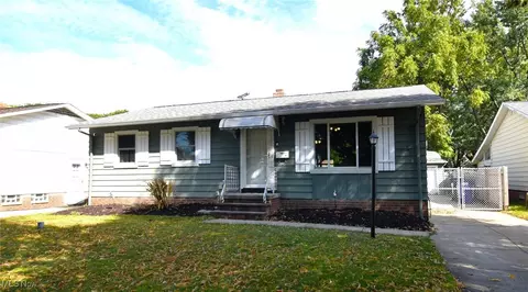 624 Timothy Ln, Cleveland, OH 44109